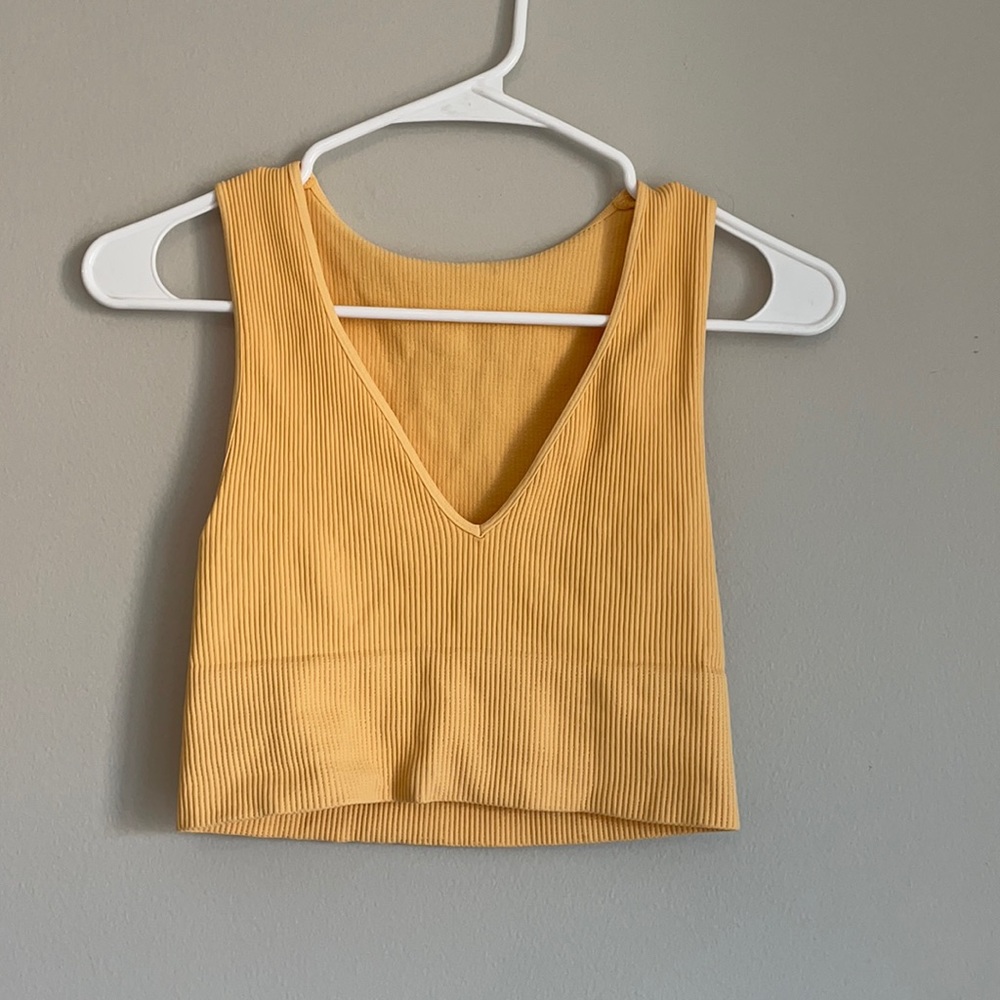 Nikibiki Crop Top